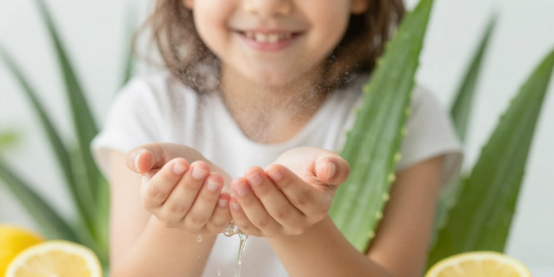 Hand Sanitizer Alternative: A Non-Drying, Germ-Fighting Spray